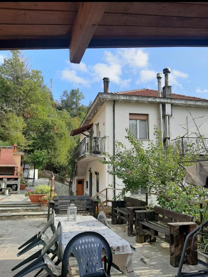 La Tana Dei Conigli Apartment Serra Ricco Luaran gambar