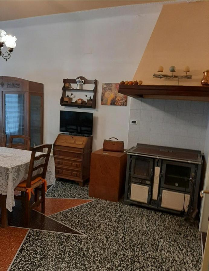 La Tana Dei Conigli Apartment Serra Ricco Luaran gambar