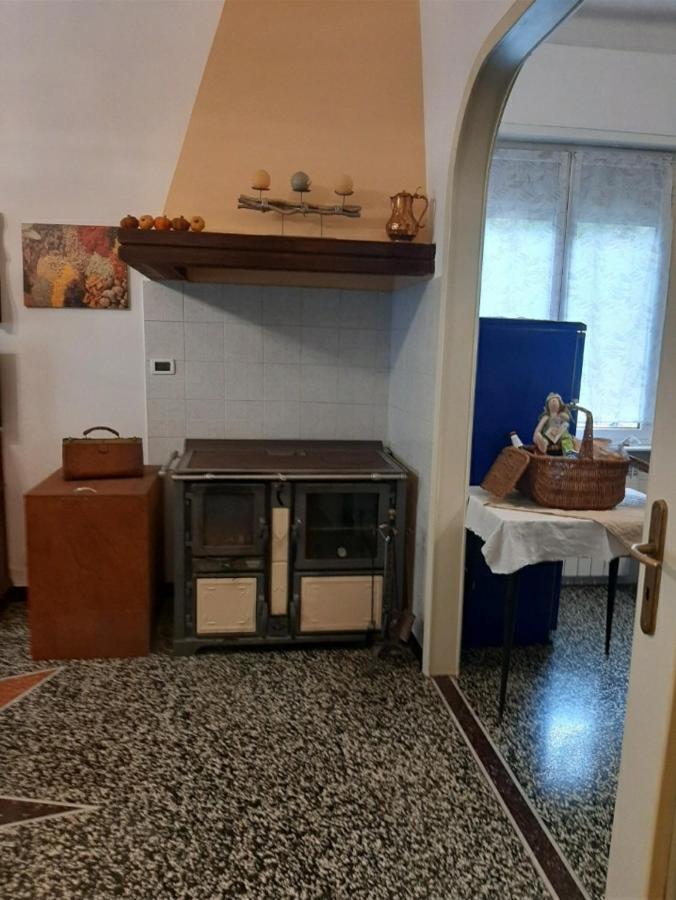 La Tana Dei Conigli Apartment Serra Ricco Luaran gambar