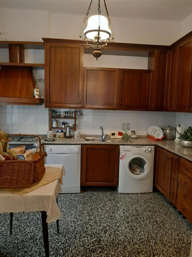 La Tana Dei Conigli Apartment Serra Ricco Luaran gambar